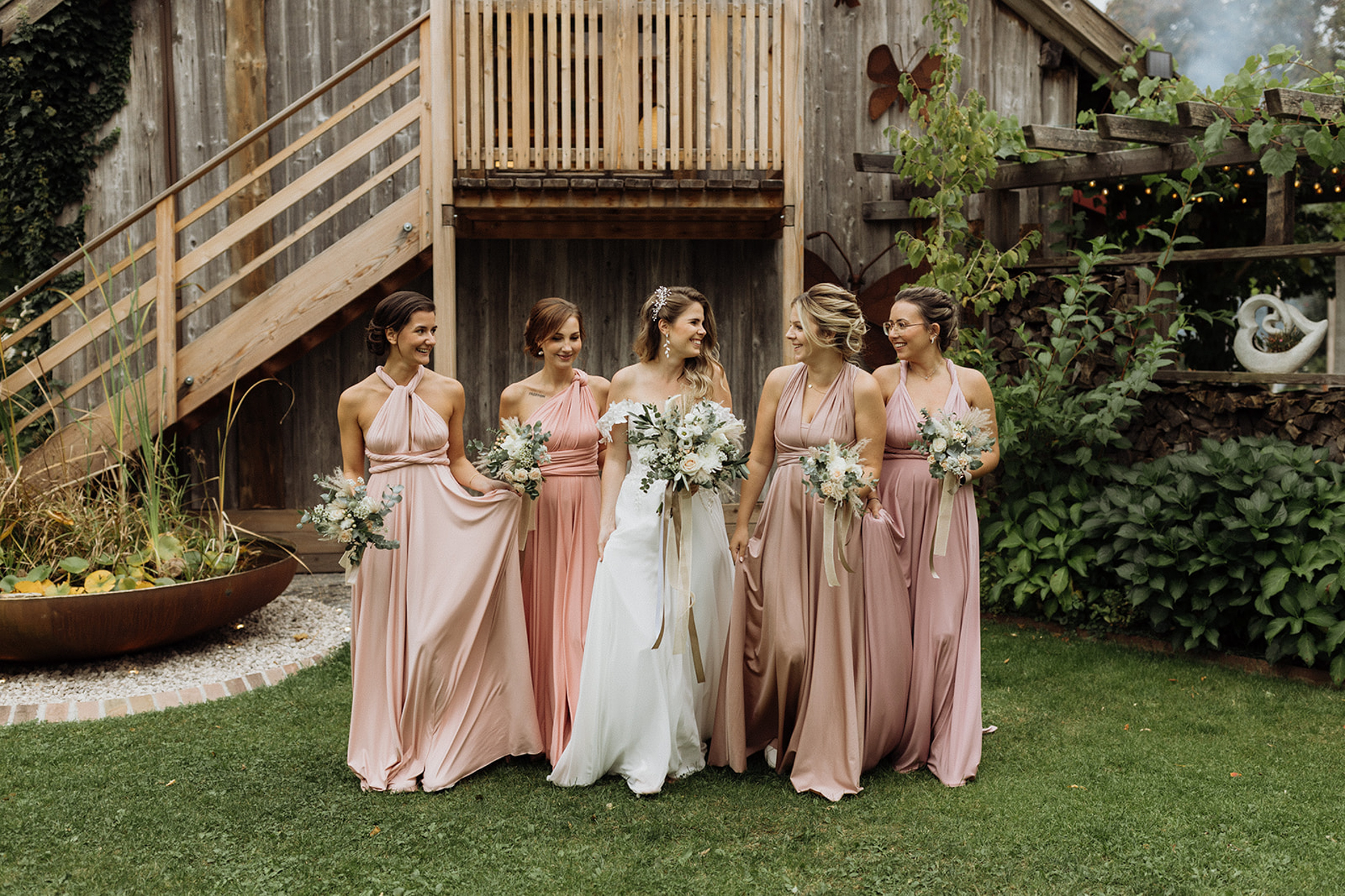 Brautjungfern Shooting Gartenhochzeit Hochzeit Preuner Wirt Oberoesterreich Boho Brautjungfern Shooting Gartenhochzeit Hochzeit Preuner Wirt Oberoesterreich Boho