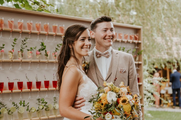 Hochzeit Oberösterreich Sektwall Brautpaar heiraten