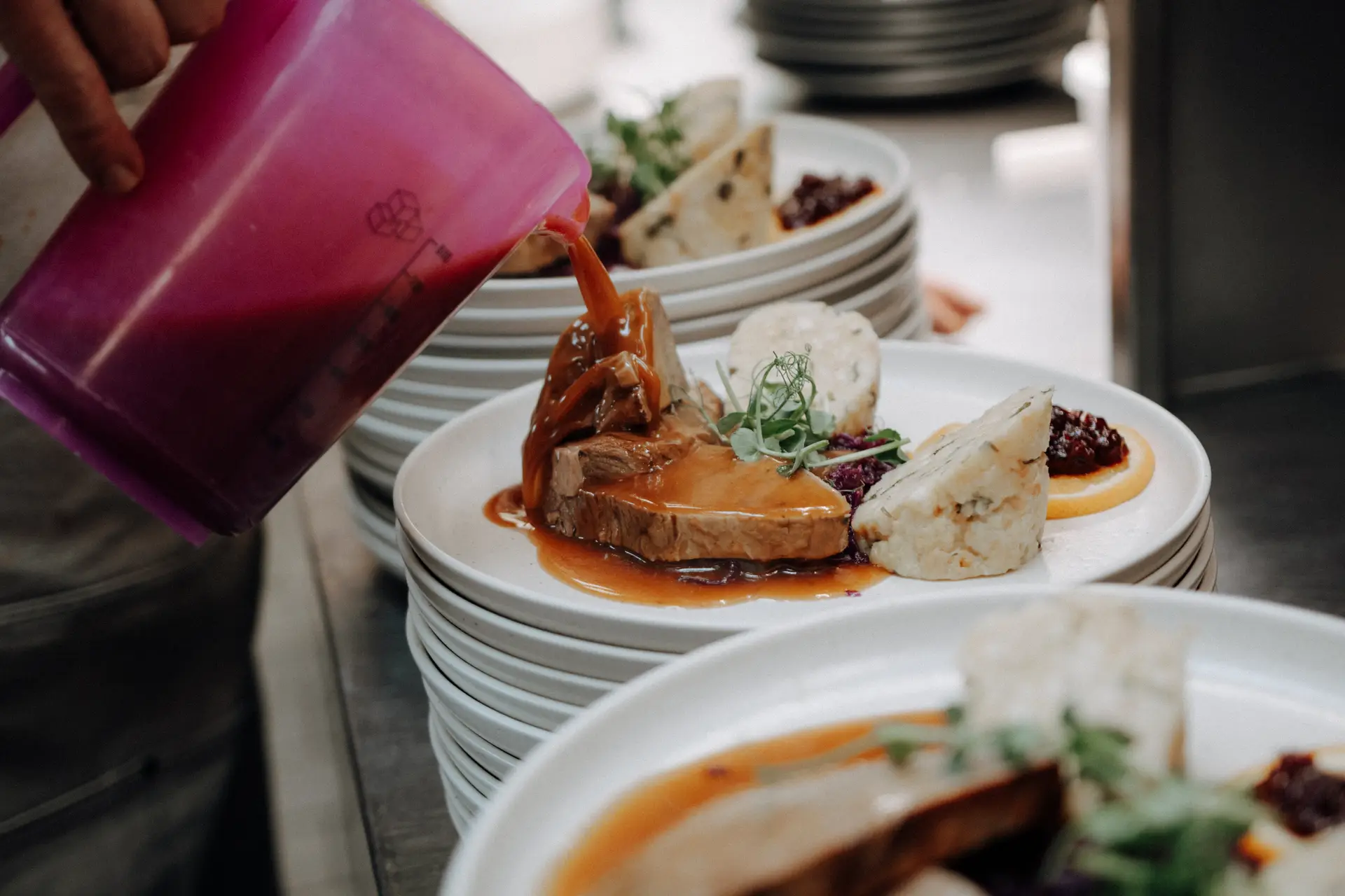 Burgunder-Rindsbraten-Hochzeit-3-Gaenge-Menu-Catering-Oberoesterreich-03